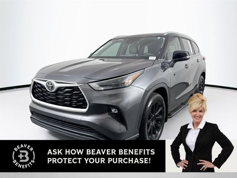 Certified 2023 Toyota Highlander XLE image 1