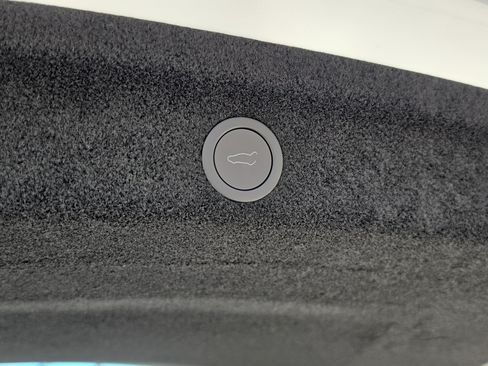 Used 2026 Tesla Model Y 2WD image 10
