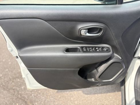 Used 2020 Jeep Renegade Altitude AWD/4WD image 20