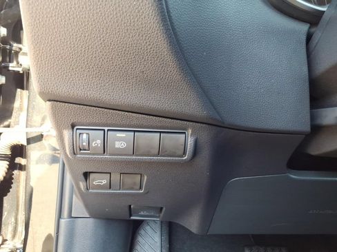 Used 2025 Toyota Corolla Cross XLE w/ Convenience Package AWD/4WD image 28