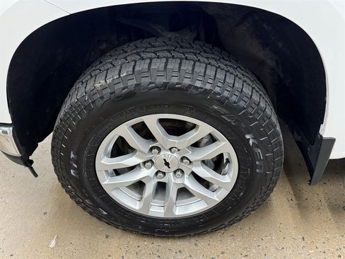 Used 2019 Chevrolet Silverado 1500 LT w/ All-Star Edition AWD/4WD image 4