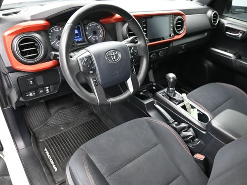 Used 2020 Toyota Tacoma TRD Off-Road image 21