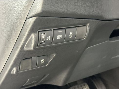 Certified 2026 Toyota Corolla Cross SE image 15