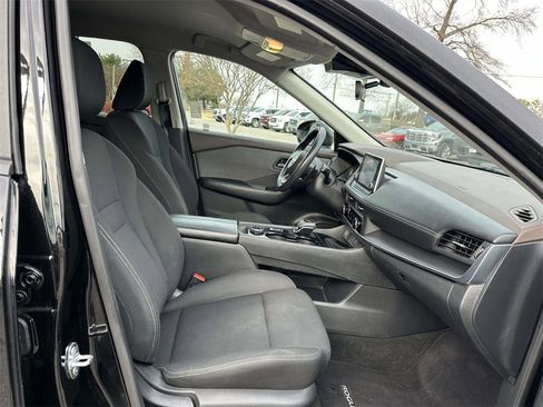 Used 2023 Nissan Rogue S image 12