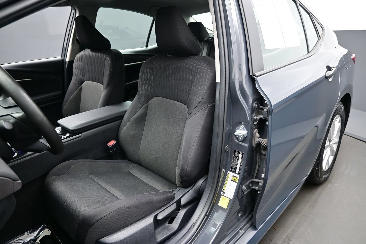 Used 2025 Toyota Camry LE FWD image 11