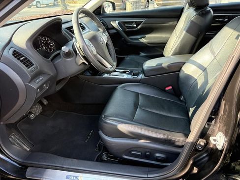 Used 2016 Nissan Altima 3.5 SL w/ 3.5 Technology Package image 18