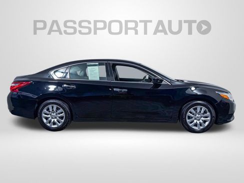 Used 2016 Nissan Altima 2.5 S w/ Power Driver Seat Package FWD image 10