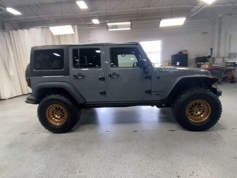 Used 2014 Jeep Wrangler Unlimited Sport AWD/4WD image 2