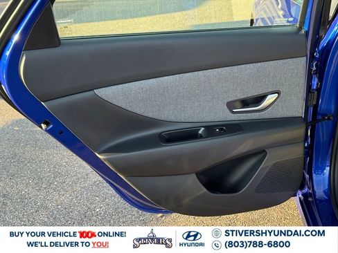 Certified 2025 Hyundai Elantra Limited w/ Cargo Package image 23