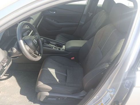 Used 2025 Honda Accord Sport image 5