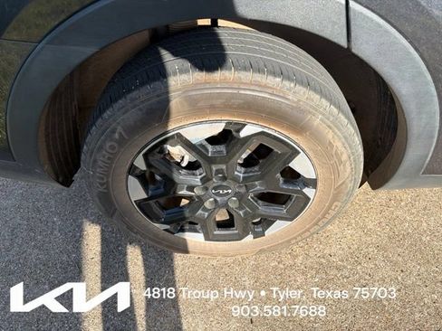 Used 2024 Kia Sorento S w/ Panoramic Sunroof Package FWD image 12