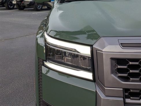 Used 2025 Nissan Frontier SL image 10