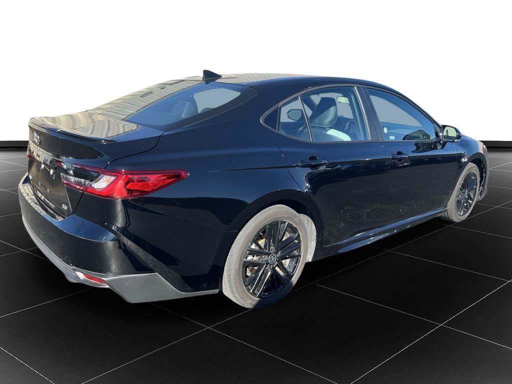 Used 2026 Toyota Camry SE FWD image 5
