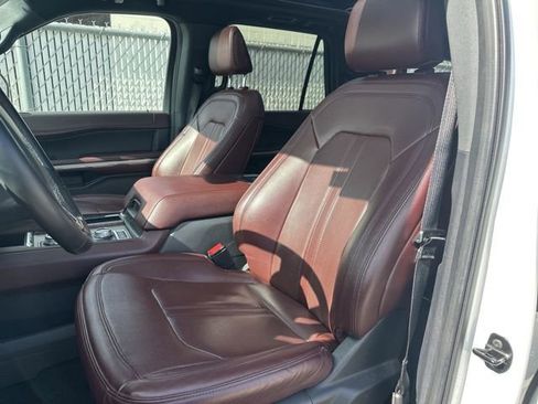 Used 2023 Ford Expedition Max Limited image 14