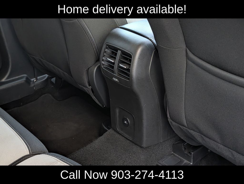 Used 2025 Ford Escape Active AWD/4WD image 32