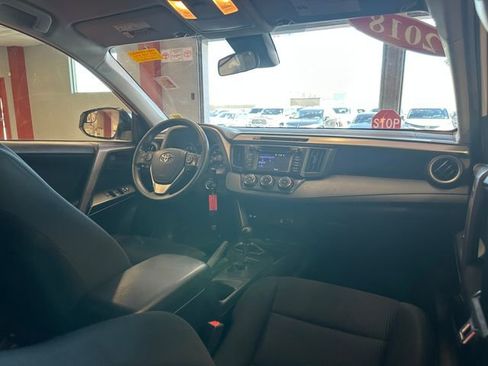 Used 2018 Toyota RAV4 LE w/ Carpet Mat Package FWD image 18
