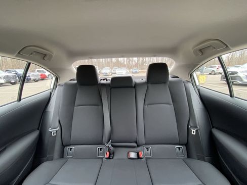 Used 2025 Toyota Corolla LE image 28