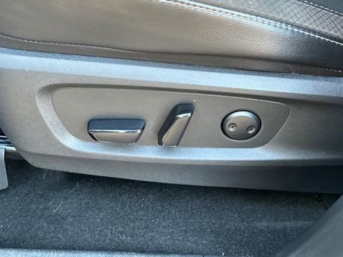 Used 2024 Nissan Pathfinder SL w/ SL Premium Package image 15