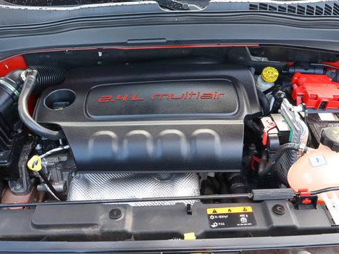 Used 2019 Jeep Renegade Latitude image 18