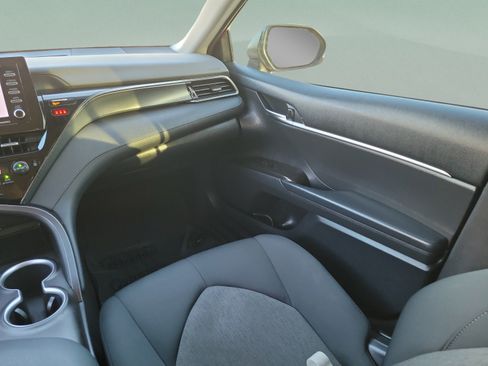 Used 2023 Toyota Camry LE FWD image 11