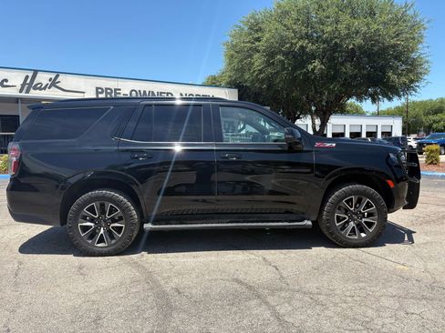 Used 2021 Chevrolet Tahoe Z71 w/ Luxury Package AWD/4WD image 2