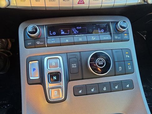 Used 2022 Hyundai Palisade Calligraphy FWD image 18