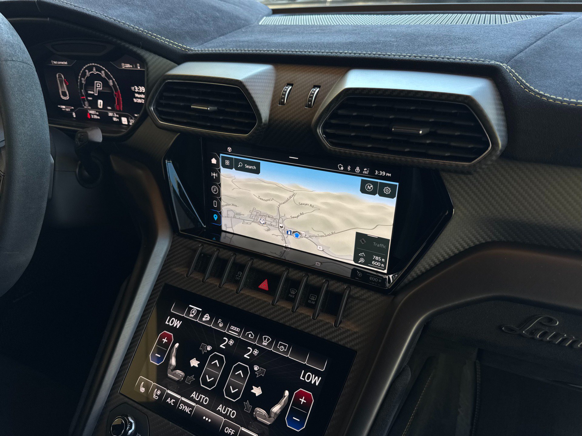 Used 2023 Lamborghini Urus Performante AWD/4WD image 37