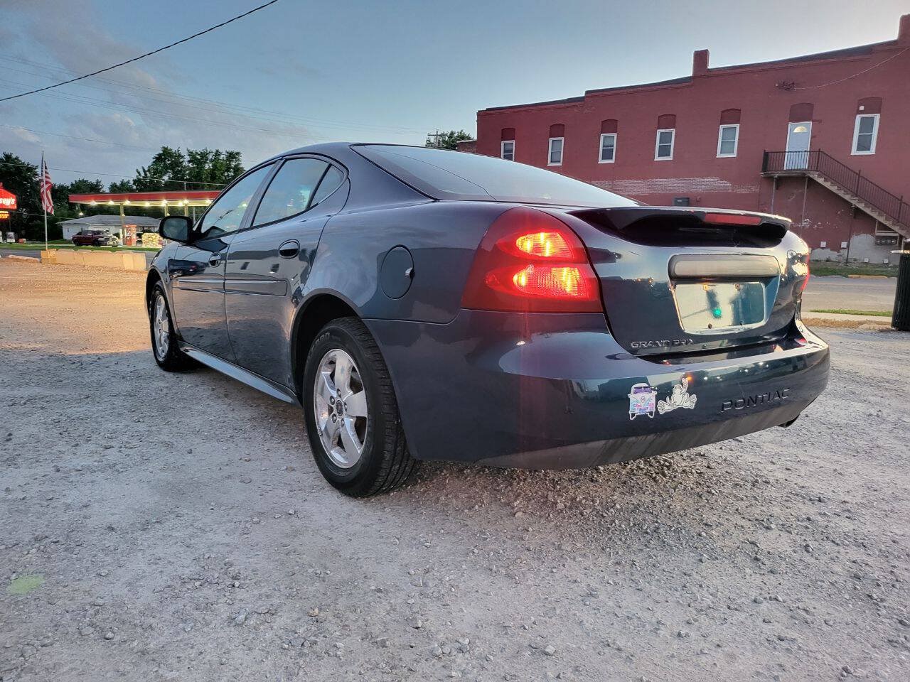 Used 2005 Pontiac Grand Prix w/ Drivers Plus Package FWD image 4