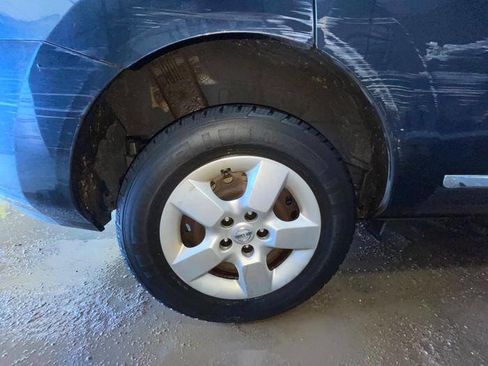 Used 2013 Nissan Rogue S image 16