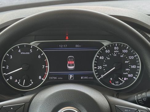 Used 2025 Nissan Sentra SV FWD image 34