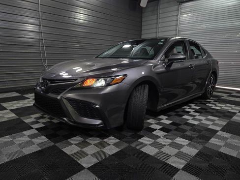 Used 2022 Toyota Camry SE image 36