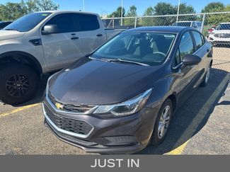 Used 2017 Chevrolet Cruze LT FWD video 2