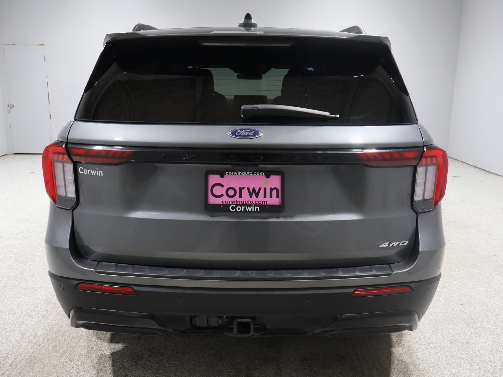 Used 2025 Ford Explorer ST-Line AWD/4WD image 3