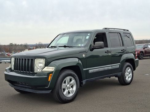 Used 2010 Jeep Liberty Sport w/ Popular Equipment Group image 3