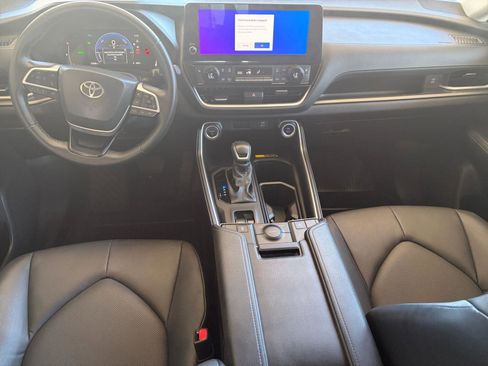 Used 2024 Toyota Grand Highlander XLE image 10