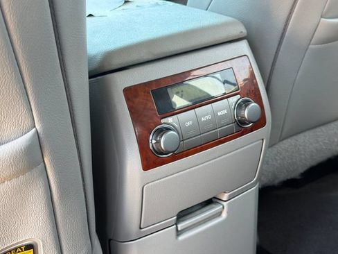 Used 2013 Toyota Highlander Limited FWD image 14
