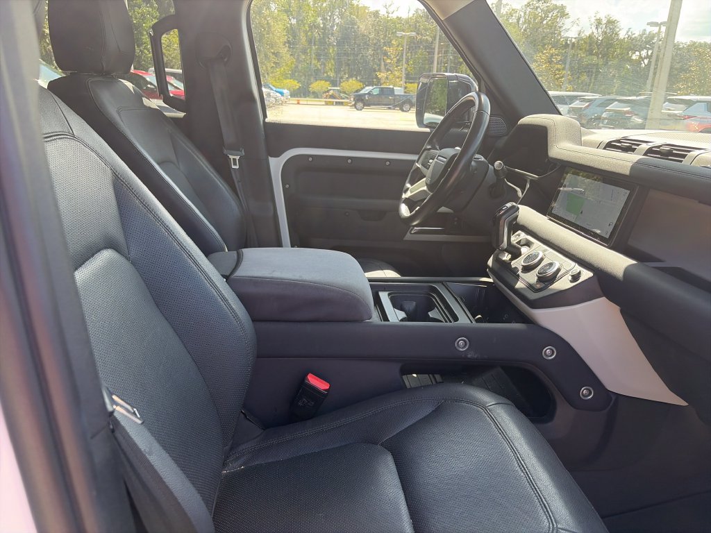 Used 2023 Land Rover Defender 110 S AWD/4WD image 31