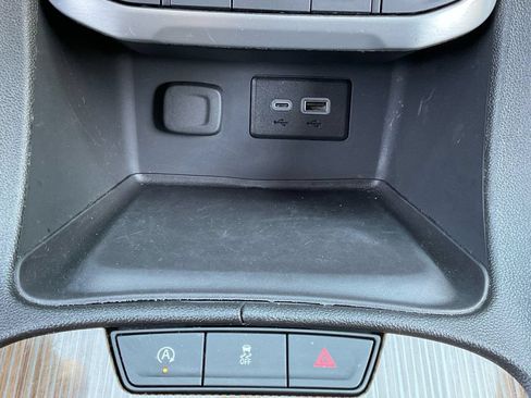 Used 2023 GMC Acadia SLE w/ Elevation Edition FWD image 26