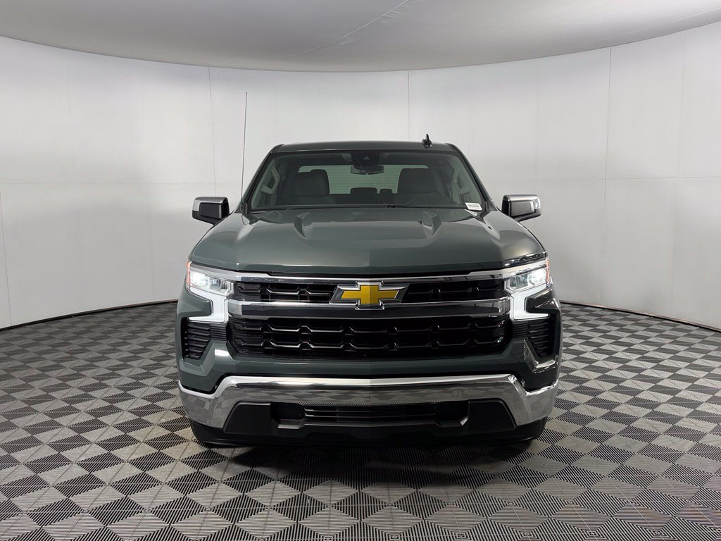 Used 2025 Chevrolet Silverado 1500 LT RWD image 3