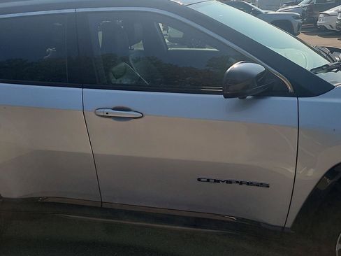 Certified 2025 Jeep Compass Limited w/ Elite Group AWD/4WD image 5