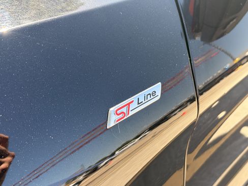 Used 2025 Ford Explorer ST-Line w/ ST-Line Street Pack AWD/4WD image 6