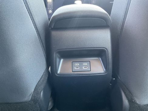 Used 2025 Toyota Corolla LE FWD image 12