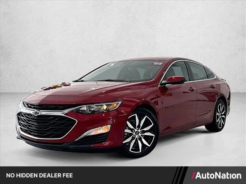 Used 2025 Chevrolet Malibu RS FWD image 1