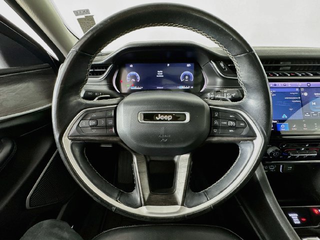 Used 2022 Jeep Grand Cherokee L Limited AWD/4WD image 15