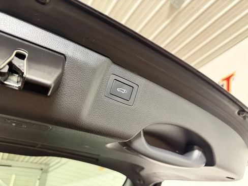 Used 2017 Hyundai Santa Fe AWD image 36