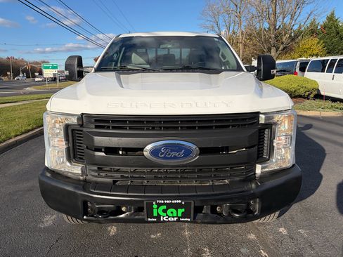 Used 2019 Ford F250 XL w/ Power Equipment Group image 4