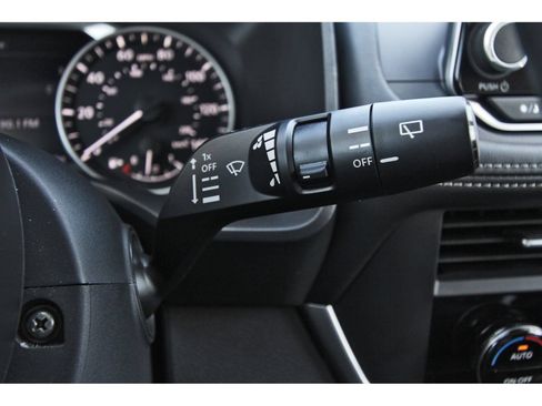 Used 2024 Nissan Rogue SV FWD image 21