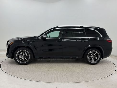 Used 2024 Mercedes-Benz GLS 450 4MATIC image 2