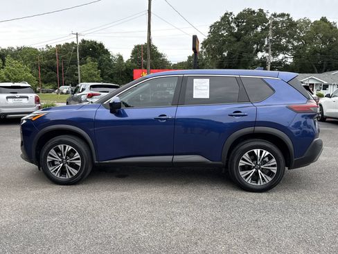 Used 2023 Nissan Rogue SV FWD image 2