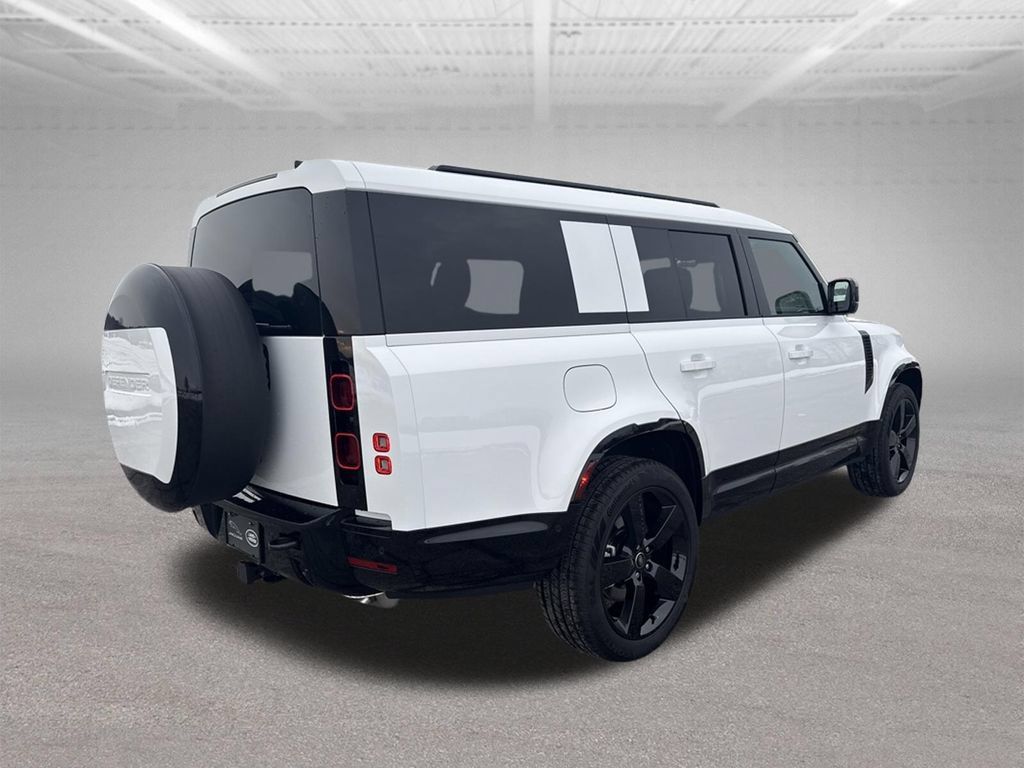 Used 2025 Land Rover Defender 130 X-Dynamic SE AWD/4WD image 7